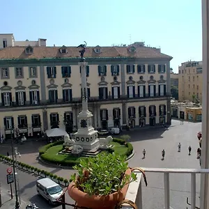 Couette-café Relais Piazza Dei Martiri, Naples