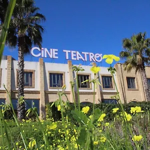 Della Notte Hotel